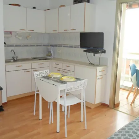 Lejlighed 2* A Balaruc-les-bains, Animaux Admis, Proche Thermes - Fr-1-503-65 *